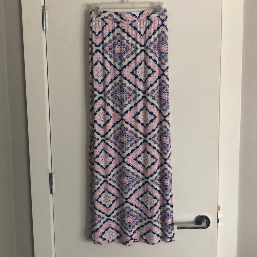 Multi colored maxi-skirt with side slit